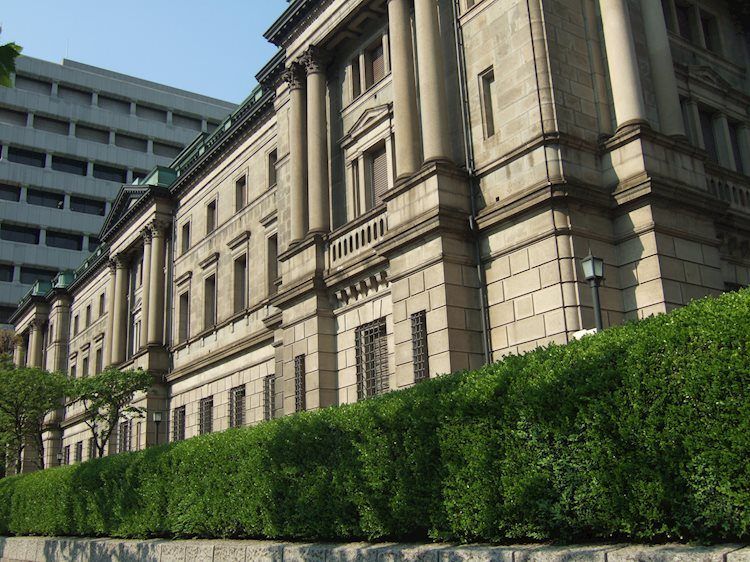 周一日本央行正准备购𧹒更多日本政府债